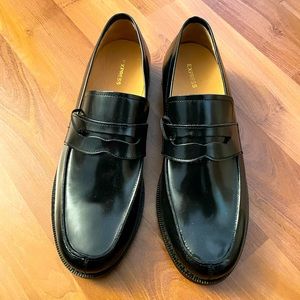 Men’s black dress shoes